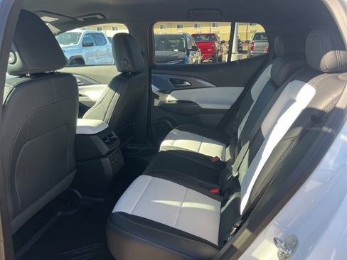 New 2026 Chevrolet Equinox EV LT image 32