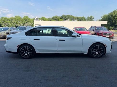 Used 2024 BMW 740i xDrive AWD/4WD image 5
