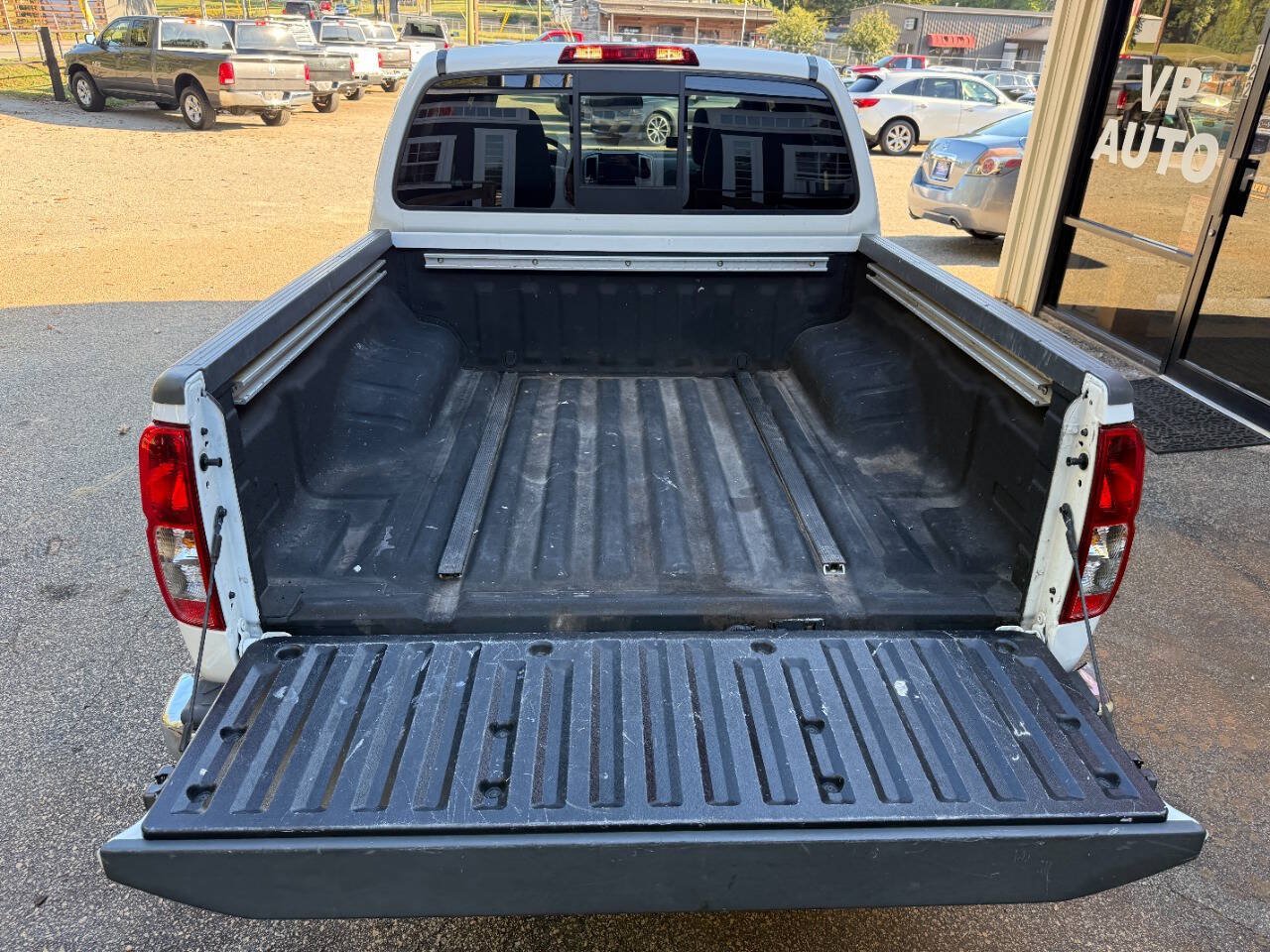Used 2020 Nissan Frontier SV RWD image 8