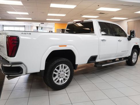 Used 2024 GMC Sierra 3500 SLT w/ SLT Convenience Package AWD/4WD image 11