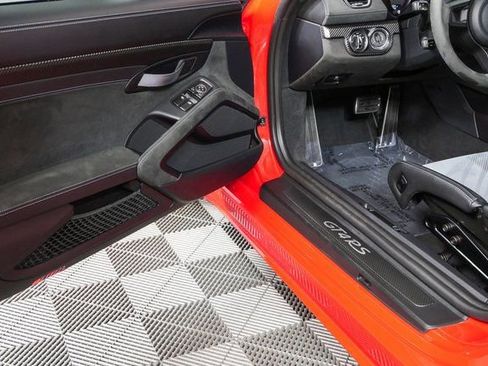 Used 2024 Porsche 718 Cayman GT4 RS RWD image 17