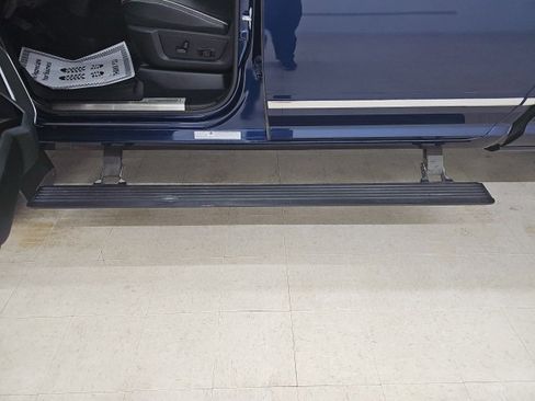 Used 2022 RAM 3500 Laramie image 16