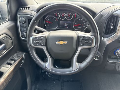 Used 2022 Chevrolet Silverado 1500 LT AWD/4WD image 17