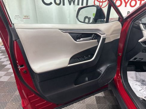 Used 2020 Toyota RAV4 Limited AWD/4WD image 19