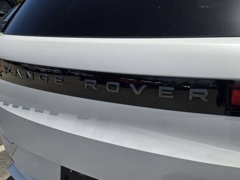 Used 2024 Land Rover Range Rover Sport Dynamic SE AWD/4WD image 11