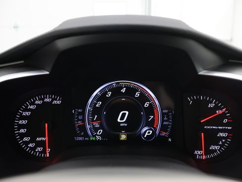 Used 2017 Chevrolet Corvette Stingray Coupe w/ 1LT RWD image 9