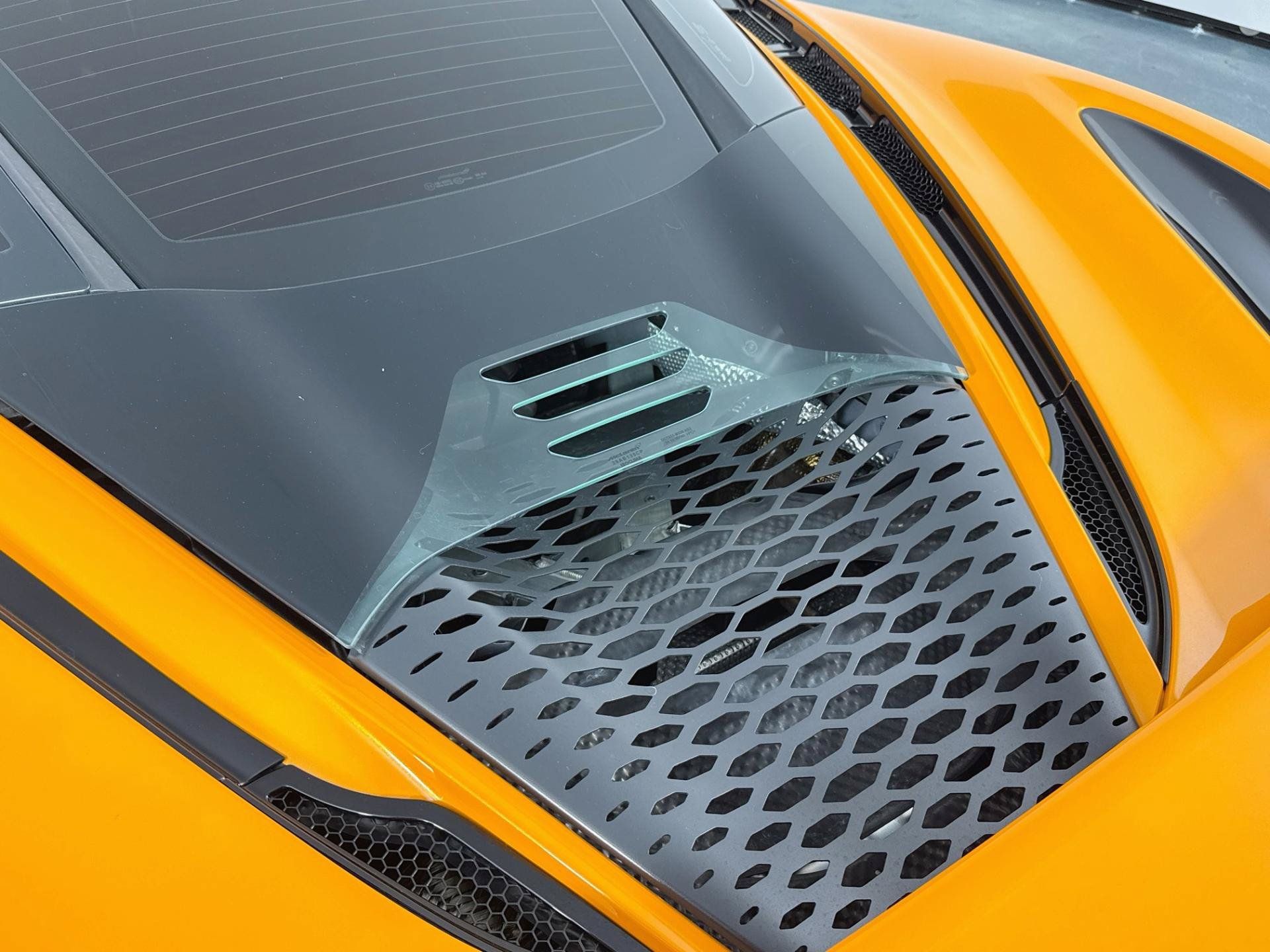 Used 2025 McLaren 750S RWD image 28