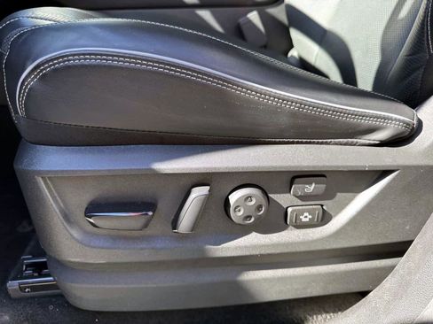 Certified 2025 INFINITI QX80 Sensory image 11