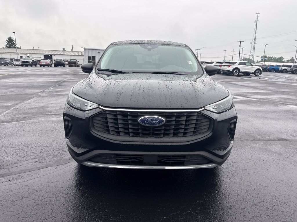 Used 2023 Ford Escape Active AWD/4WD image 3