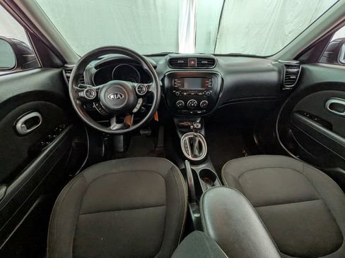 Used 2016 Kia Soul + FWD image 10