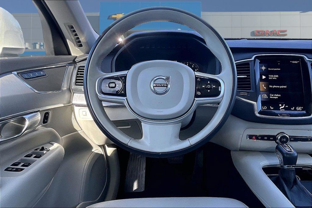Used 2022 Volvo XC90 T5 Momentum AWD/4WD image 8