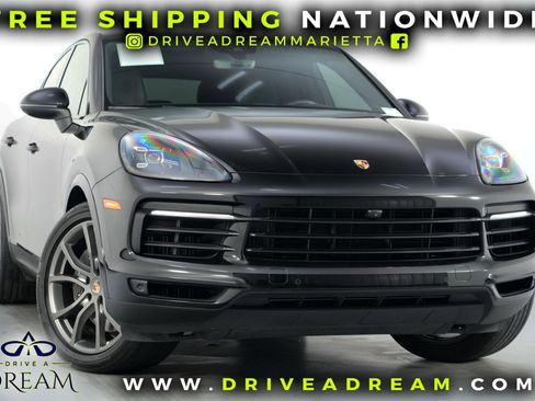 Used 2023 Porsche Cayenne Coupe image 2