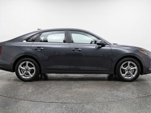 Used 2025 Kia K4 FWD image 11
