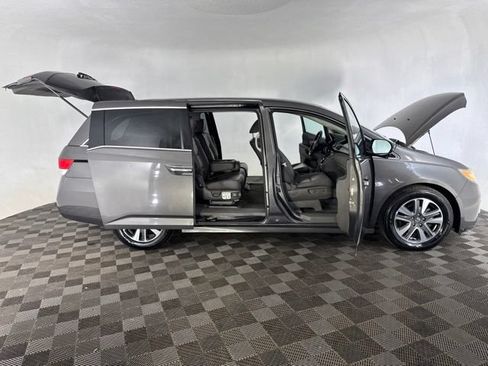 Used 2016 Honda Odyssey Touring image 17
