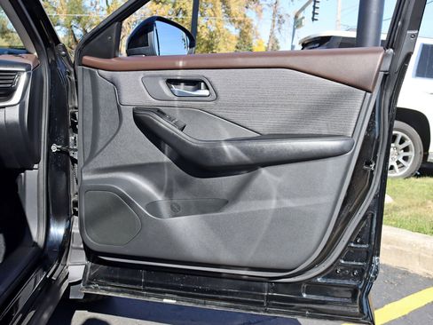 Used 2021 Nissan Rogue SV image 28