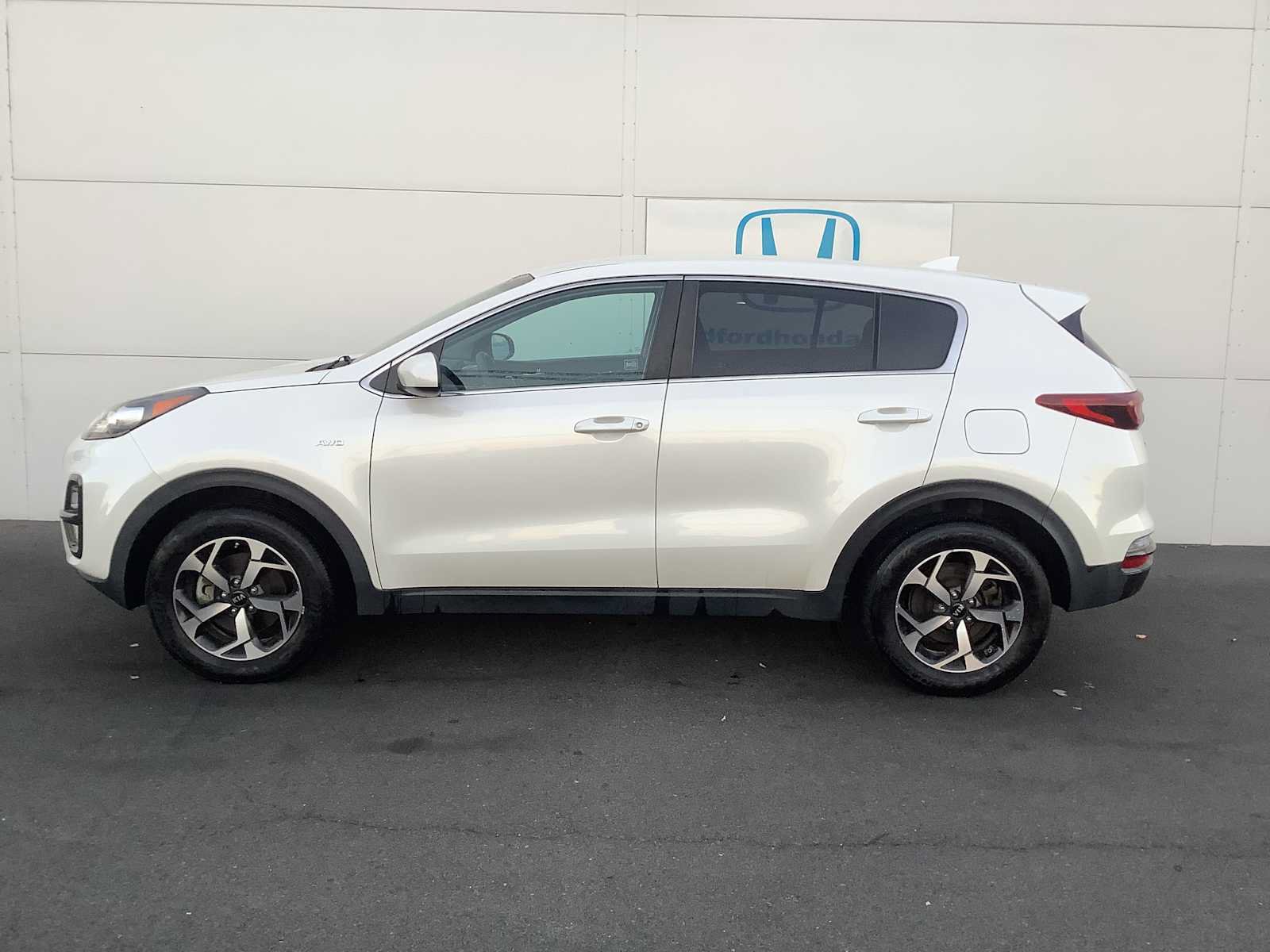 Used 2021 Kia Sportage LX AWD/4WD image 2