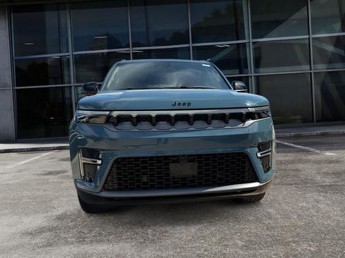 New 2026 Jeep Grand Wagoneer Limited AWD/4WD image 2