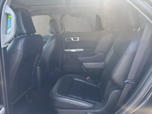 Certified 2022 Ford Explorer XLT AWD/4WD image 12
