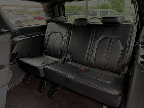 Used 2023 Ford Expedition Platinum RWD image 24