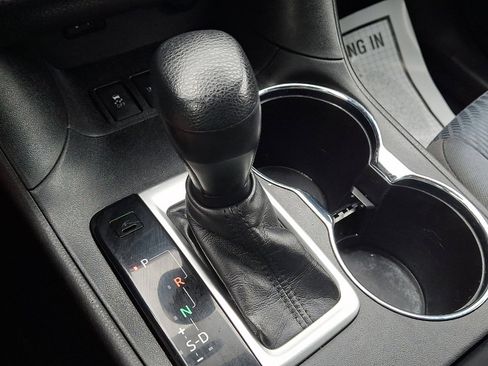 Used 2015 Toyota Highlander LE AWD/4WD image 30