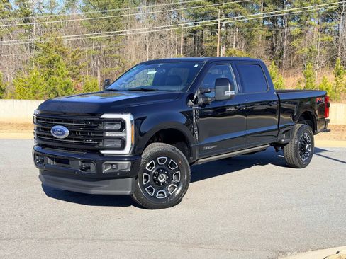 New 2026 Ford F350 Platinum w/ FX4 Off-Road Package AWD/4WD image 3