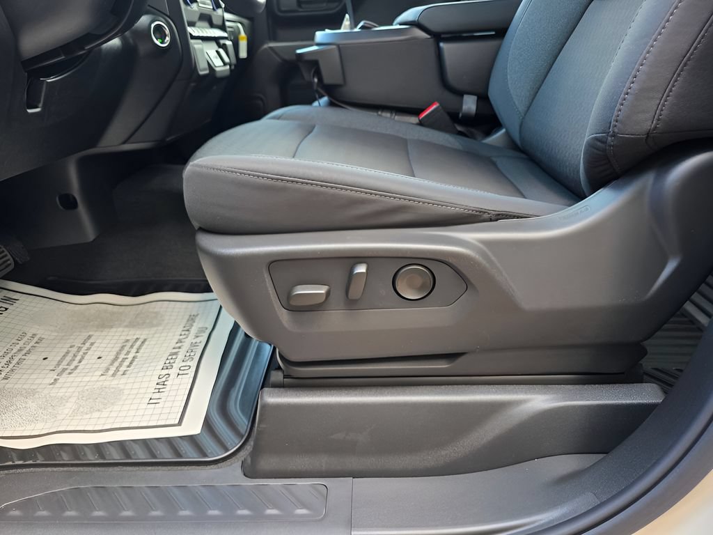 New 2026 Chevrolet Silverado 1500 Custom w/ Turbomax Blackout Package AWD/4WD image 15