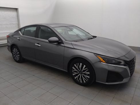Used 2023 Nissan Altima 2.5 SV image 11