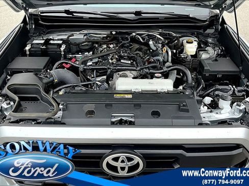Used 2024 Toyota Tacoma TRD Off-Road image 33