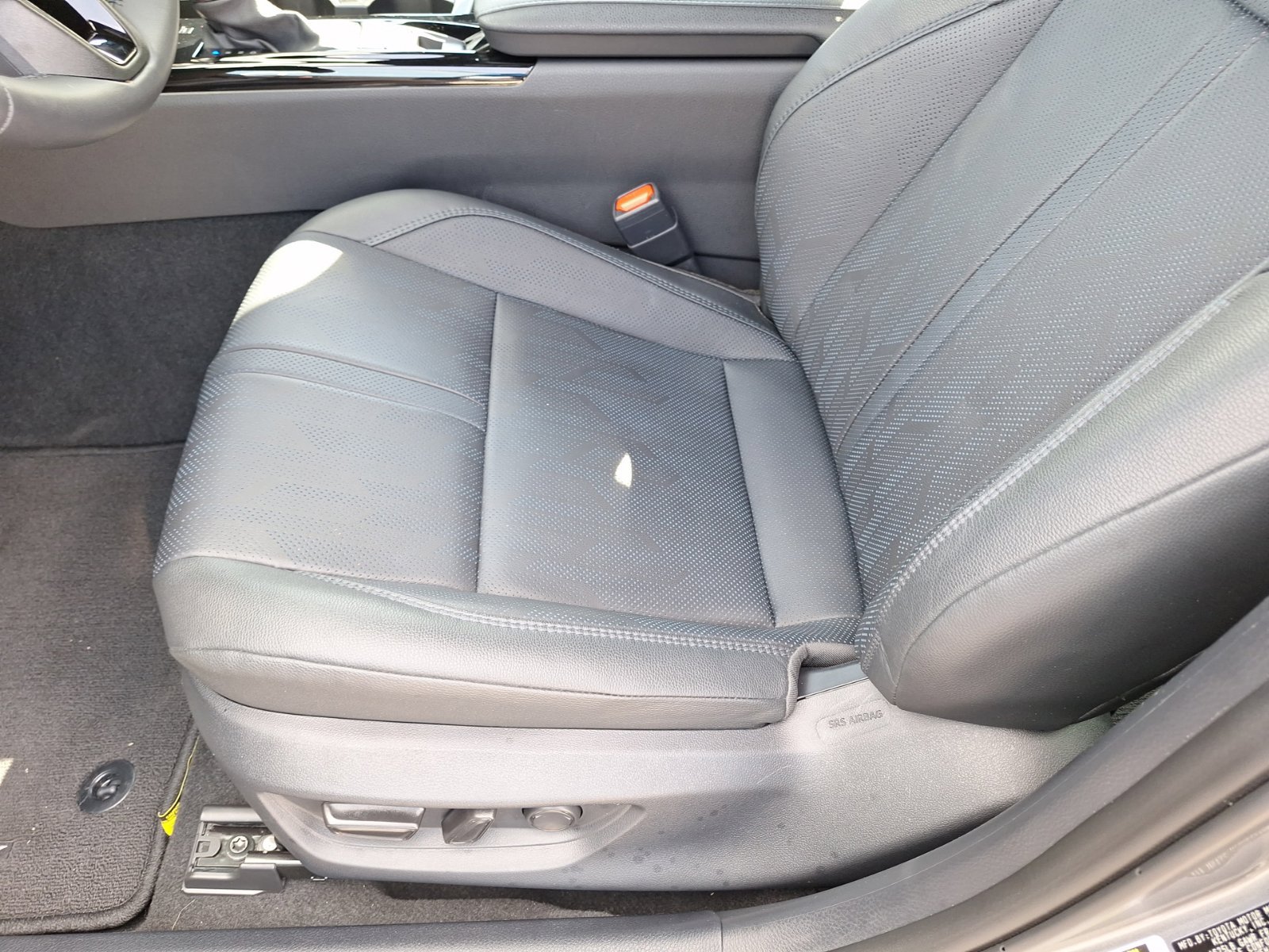Used 2025 Toyota Camry XSE FWD image 16
