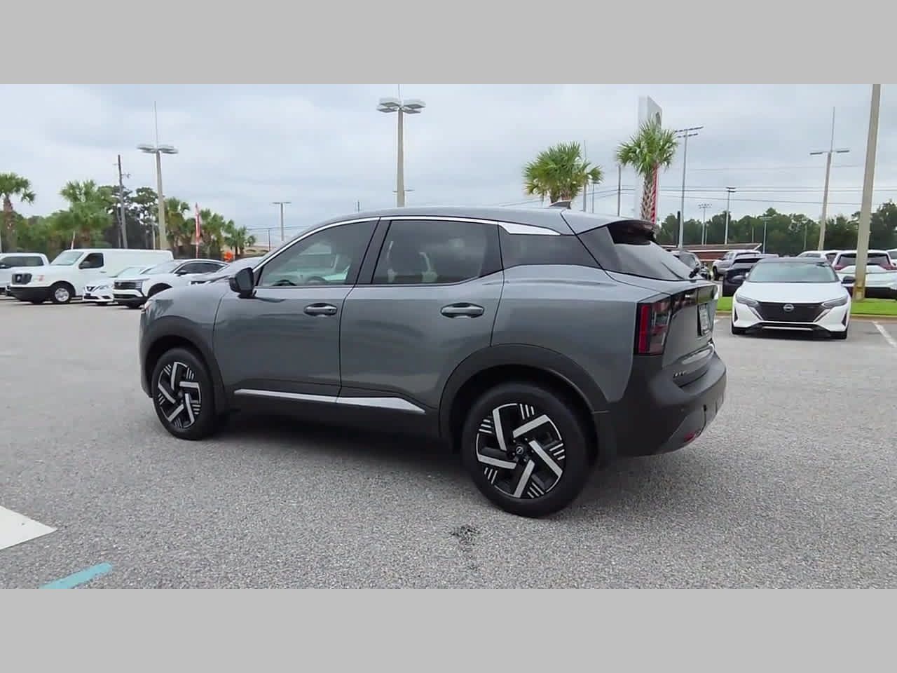 Used 2025 Nissan Kicks SV FWD image 27