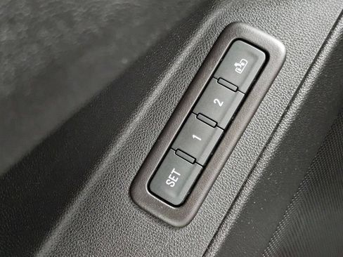 Certified 2022 Chevrolet Equinox Premier FWD image 36