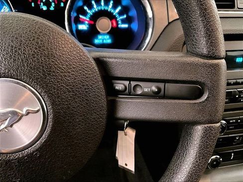 Used 2012 Ford Mustang Coupe RWD image 18