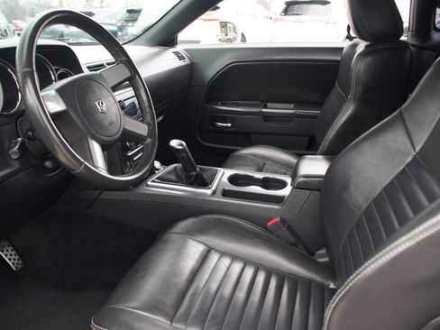 Used 2010 Dodge Challenger R/T image 5