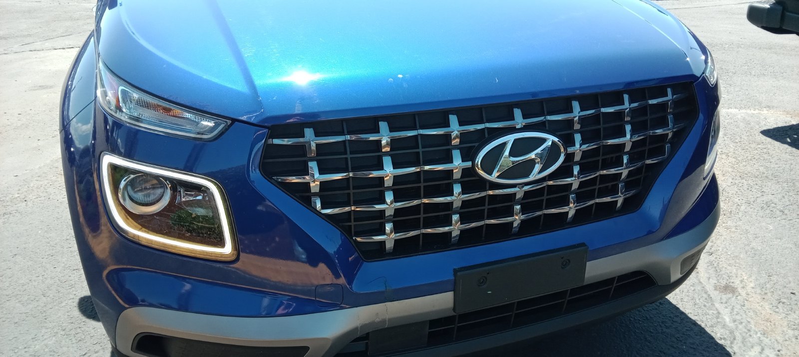 Used 2022 Hyundai Venue Limited FWD image 27