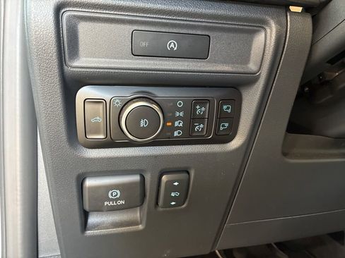 Used 2025 Ford F150 Lariat AWD/4WD image 17