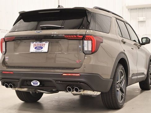 New 2026 Ford Explorer ST w/ Sun And Sound Package image 8