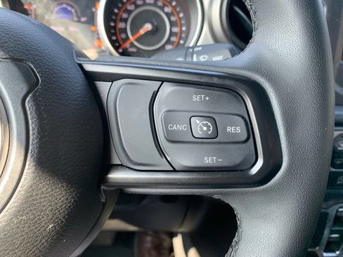 Used 2023 Jeep Gladiator Sport AWD/4WD image 36