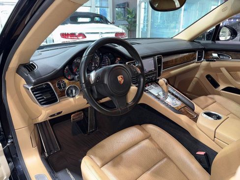 Used 2015 Porsche Panamera image 7