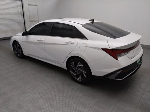 Used 2024 Hyundai Elantra Limited FWD image 3