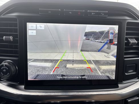 Used 2023 Ford F150 Lariat w/ Trailer Tow Package image 27