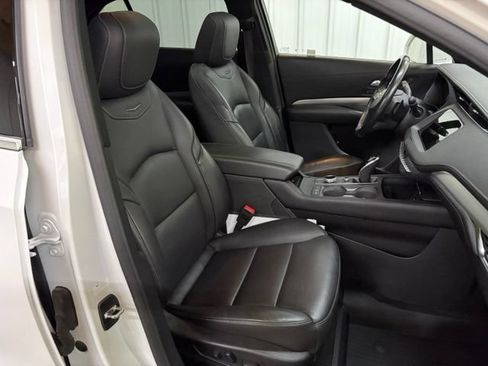 Used 2020 Cadillac XT4 Premium Luxury w/ Cold Weather Package FWD image 28