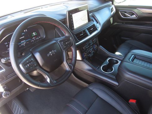 Used 2024 Chevrolet Suburban RST w/ Sport Performance Package image 19