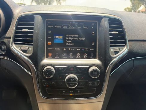 Used 2014 Jeep Grand Cherokee Limited AWD/4WD image 12
