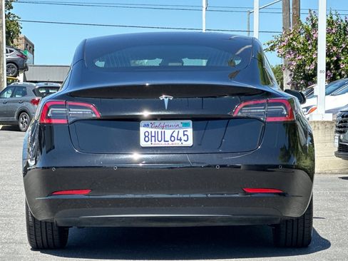 Used 2018 Tesla Model 3 RWD image 5