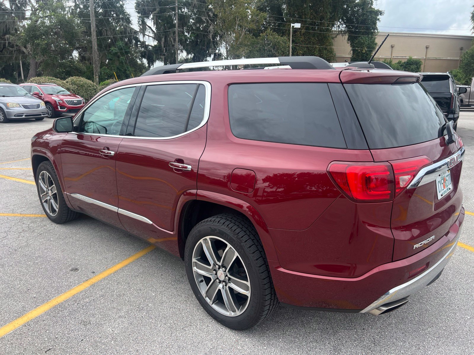 Used 2017 GMC Acadia Denali w/ Technology Package AWD/4WD image 4