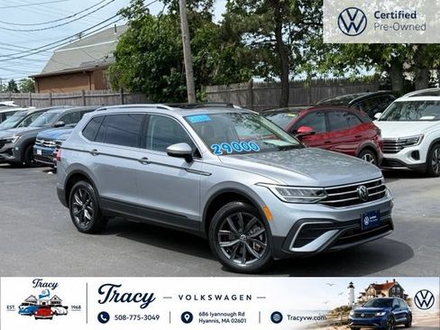 Used 2023 Volkswagen Tiguan SE w/ Panoramic Sunroof Package AWD/4WD image 1