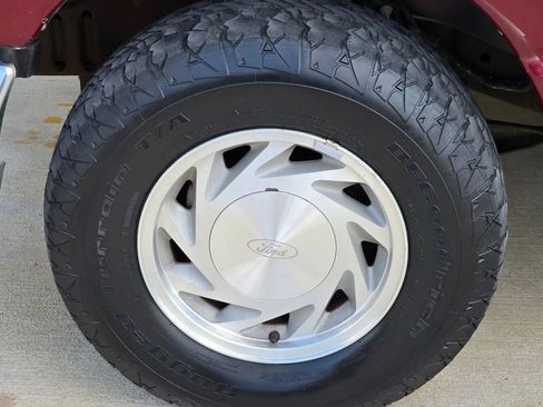 Used 2003 Ford E-150 and Econoline 150 RWD image 25