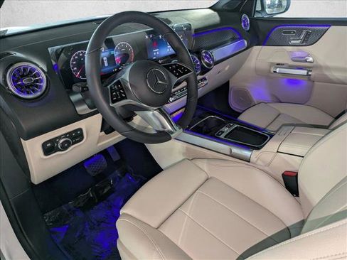 New 2025 Mercedes-Benz GLB 250 4MATIC image 3