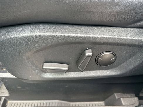 Used 2022 Ford Edge Titanium image 14