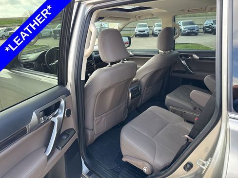 Used 2022 Lexus GX 460 Premium w/ Accessory Package image 7